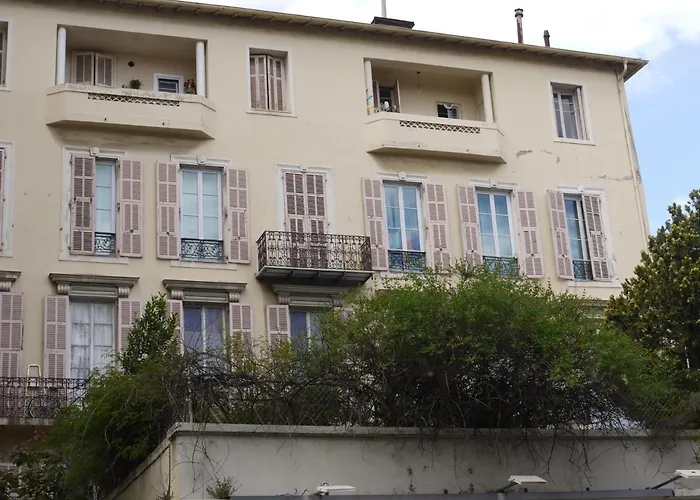 Barla 3 - A Spacious One Bedroom Apartment Near Place Garibaldi