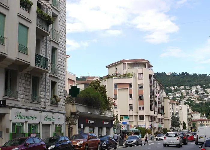 Barla 3 - A Spacious One Bedroom Apartment Near Place Garibaldi